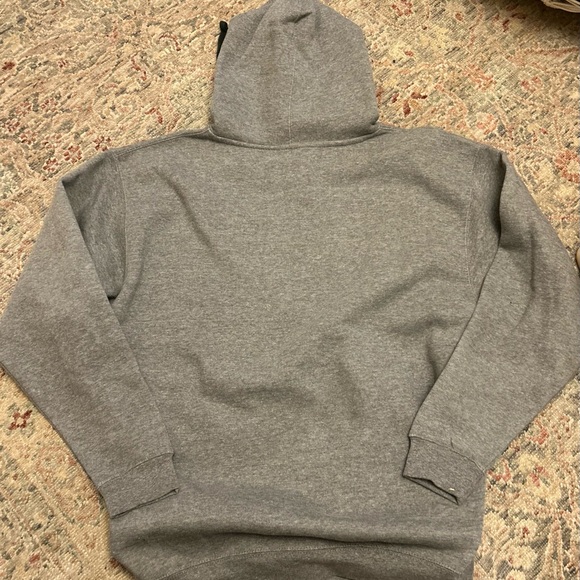 NWT Woodstock Inn Brewery - Gray Hoodie with Green Accents - Picture 5 of 6